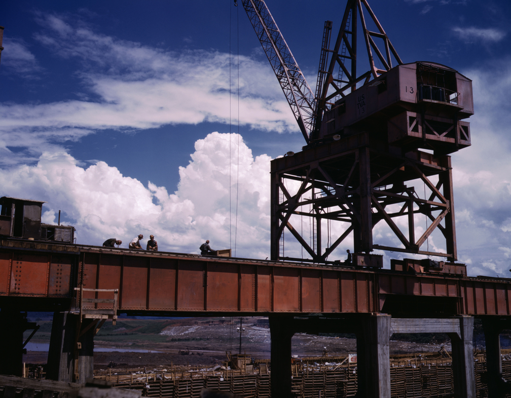 Construction_at_TVA's_Douglas_Dam,_Tenn