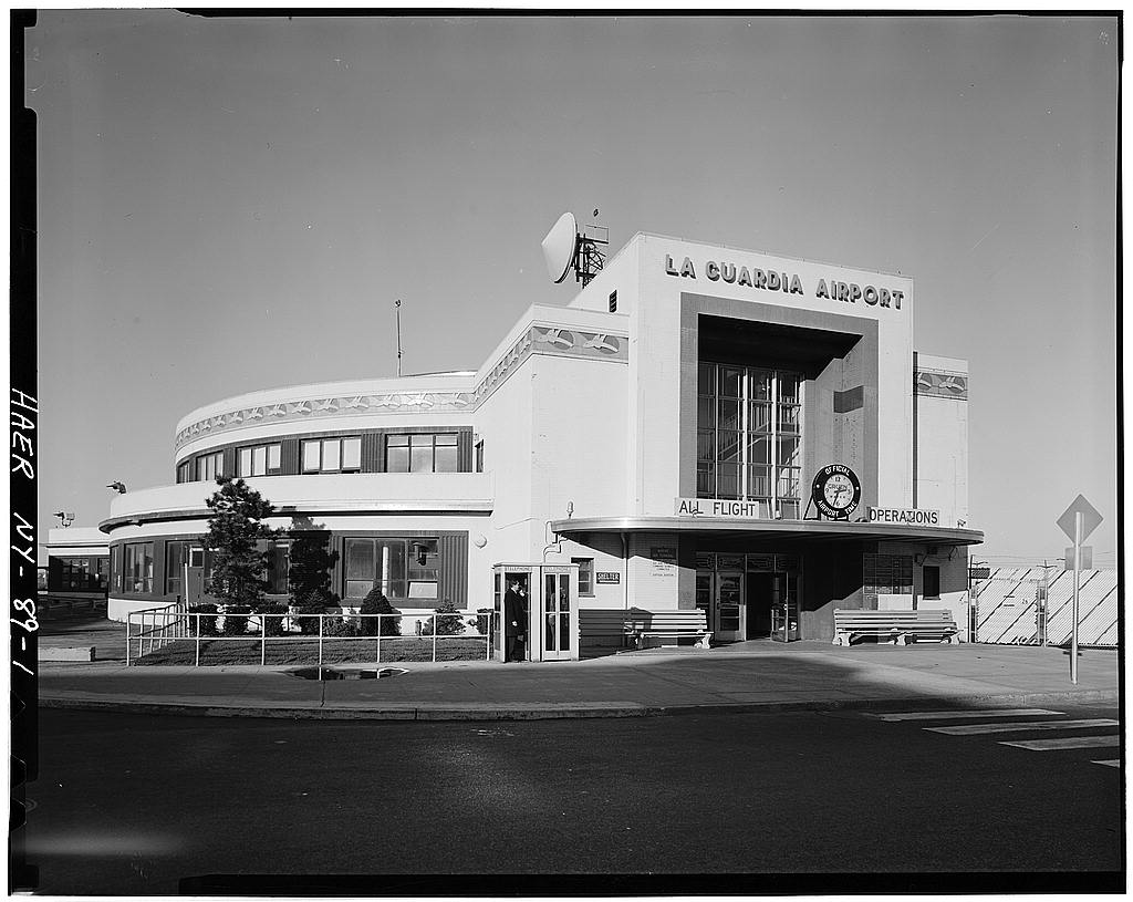 LaGuardia_MarineAirTerminal_1974